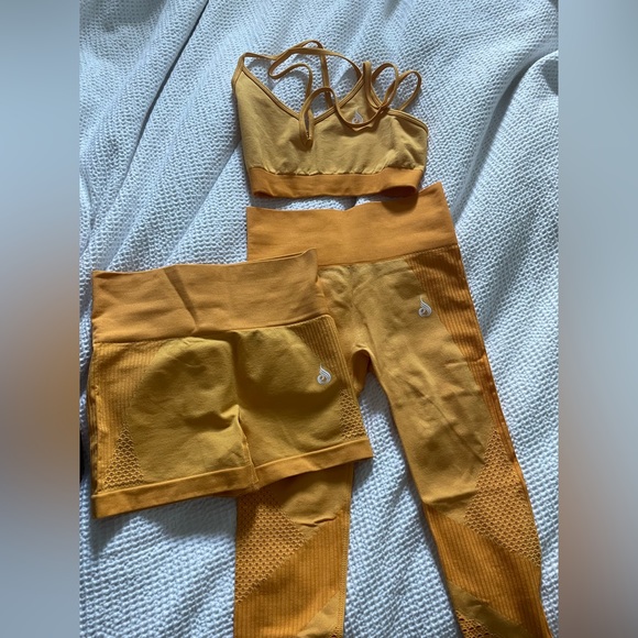 Ryderwear Other - Ryderwear Electra seamless yellow set with leggings, bra and shorts